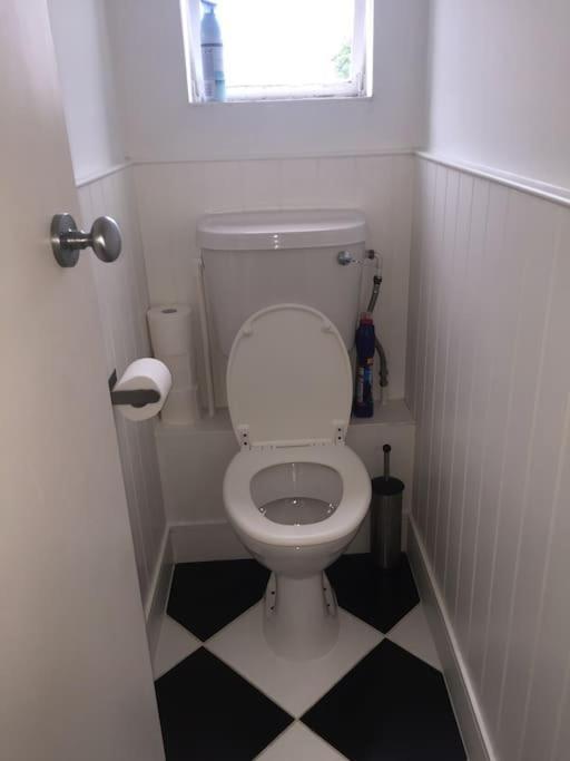 A Spacious, Comfortable For 4 Ppl In London, Zone 2 Appartement Londen